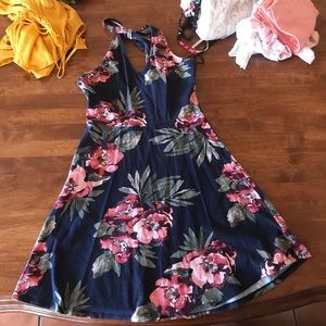 4/ $15 —- Halter top floral dress